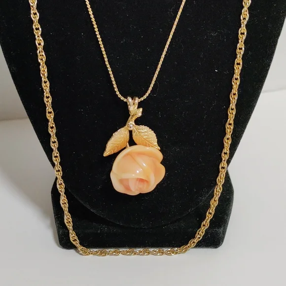 Gold tone two layer necklace with tree branch flower pendant - Picture 2 of 7